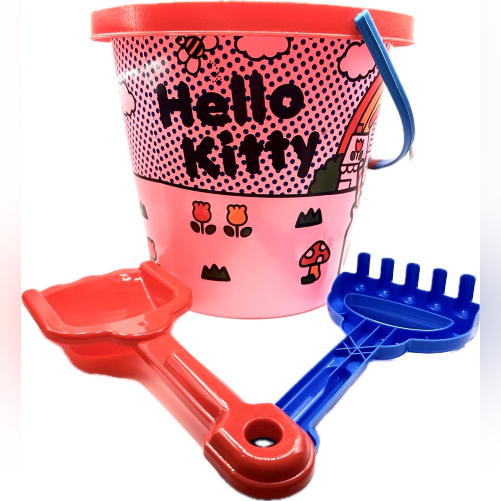 Hello Kitty Adorable Sand Bucket Set, Multicolored with Shovel & Rake-Great Cond